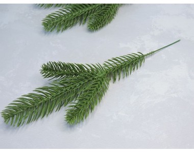 Веточка еловая 25 см, цв. зеленый - 1 шт.