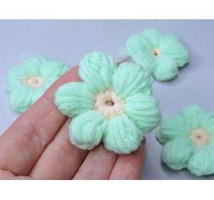 Цветочек вязанный 4 см, цв. мятный - 1 шт.