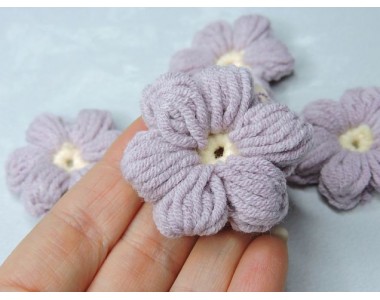 Цветочек вязанный 4 см, цв. пыльно-сиреневый - 1 шт.