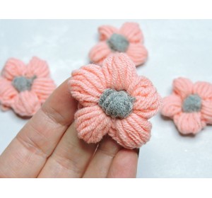 Цветочки вязанные 4,5 см, цв. розовый-персик - 1 шт.