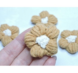 Цветочки вязанные 4,5 см, цв. коричневый - 1 шт.