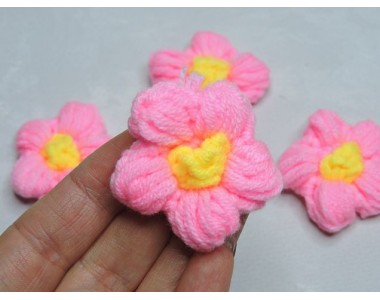 Цветочки вязанные 4,5 см, цв. ярко-розовый - 1 шт.