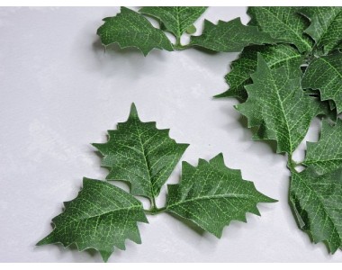 Лист остролиста 3 шт, цв. темно-зеленый - 1 шт.