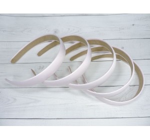 Ободок пластиковый в атласной ткани 2 см, цв. розовый - 1 шт.