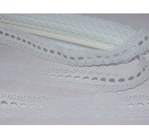 Кружево 2,5 см с дырочками, цв. белый - 1 м
