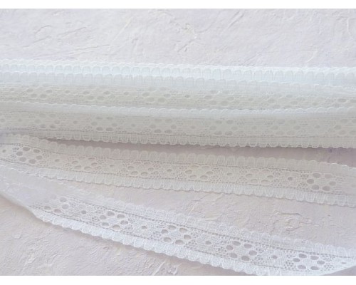 Кружево 2 см "Цветочек", цв. белый -1м