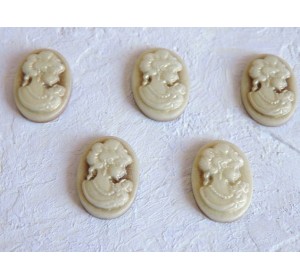 Кабошон  "Камея" 13*18 мм, цв. темно-бежевый  - 1 шт