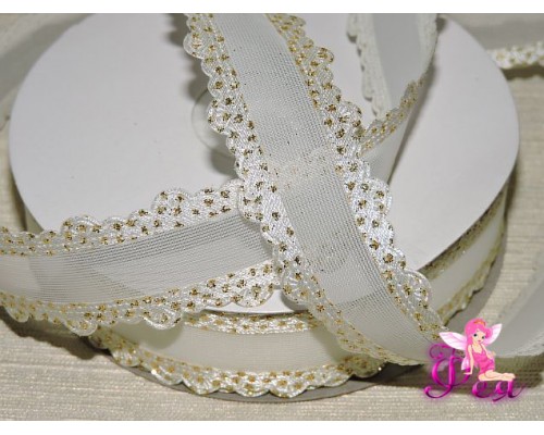 Декоративная лента 25мм, молочного цвета с атласной каймой по краю с золотом.