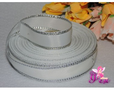 Декоративная лента 25мм белого цвета с серебряной  нитью по краям