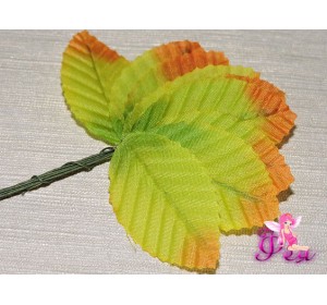 Листья тканевые на проволоке, (размер листа 5*3 см, длина проволоки-6 см), зелено-оранжевого  цвета (  5 шт)