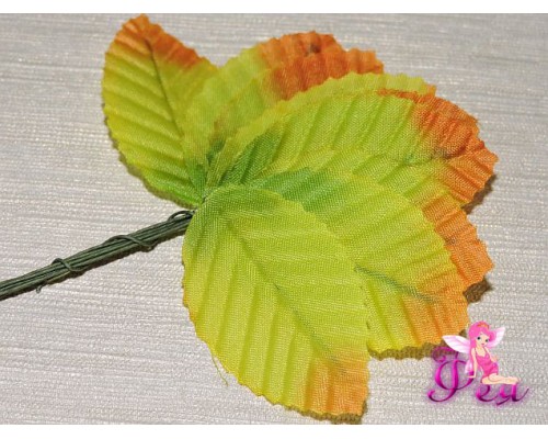 Листья тканевые на проволоке, (размер листа 5*3 см, длина проволоки-6 см), зелено-оранжевого  цвета (  5 шт)