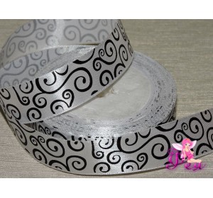 Атласная лента 25 мм, белого цвета с рисунком "Черный узор"-1м