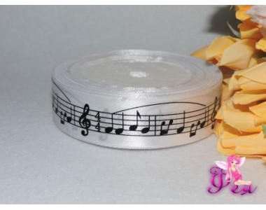 Атласная лента белого цвета с рисунком "Нотная строка" 25мм