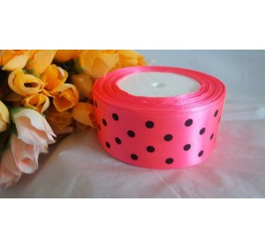 Атласная лента 40 мм ярко-розового цвета с рисунком "Крупный черный горох"