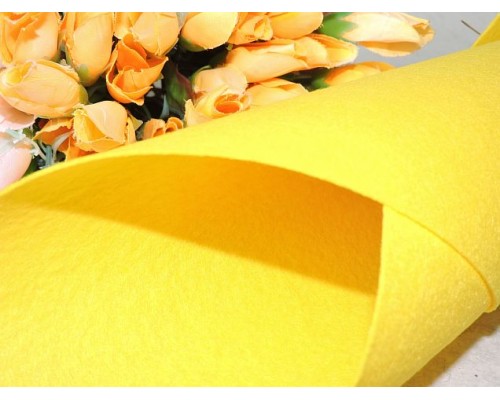 Фетр жесткий цв.золотисто-желтый 1мм (лист 41см * 49см)