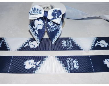 Лента репсовая 40 мм с рисунком "Королева школы"(хвостики), цв. темно-синий - 1 купон.(Брак размытость синего цвето немного)