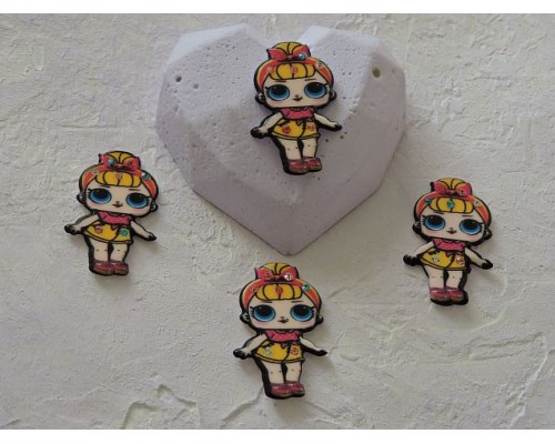 Кабошон-вырубка со стразами 35  мм "Лол с розовой повязкой" - 1шт