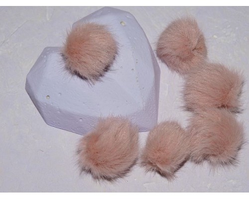 Помпон меховой, искусственный, цв. пенка - 1 шт