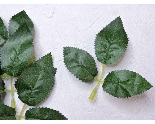 Листик розы 3шт. на веточке 10см , цв. темно-зеленый - 1веточка.