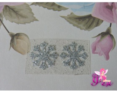 Термотрасферная наклейка "Снежинка 2" с глиттером, цв. серебро 15 мм (пара)