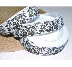 Репсовая лента 25 мм с рисунком "Бабочки черные", цв. белый - 1 м