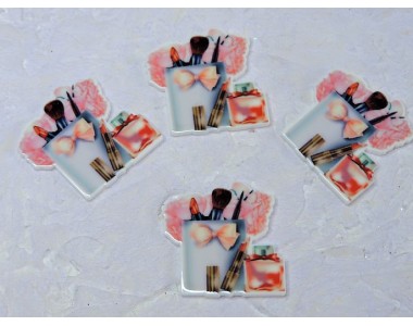 Кабошон-вырубка "Духи с косметикой" 3*3,2 см - 1 шт.