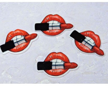 Кабошон-вырубка "Губы с помадой" 3,8*2,5 см - 1 шт.