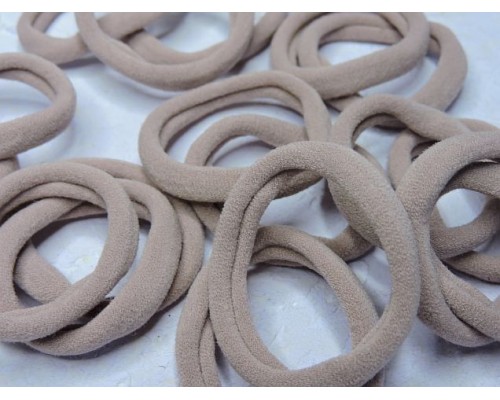 Резинка бесшовная для волос 4 см, цв. пенка - 1 шт.