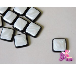 Кабошон тивертон акриловый 12*12 мм, цв. перламутр - 1шт