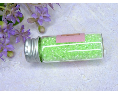 Бисер 8/0 в бутылочке полупрозрачный с цв. серединой "Мята" 20 гр. (светится под УФ) - 1 шт.