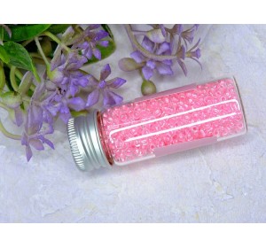 Бисер 8/0 в бутылочке полупрозрачный с цв. серединой "Фуксия" 20 гр. (светится под УФ) - 1 шт.